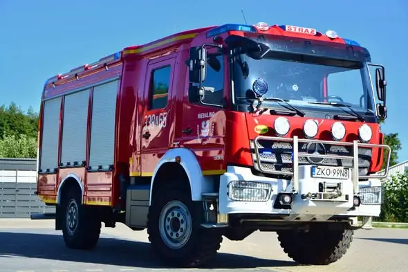 OSP Niedalino: nowa Toyota Hilux i Mercedes Atego w obiektywie
