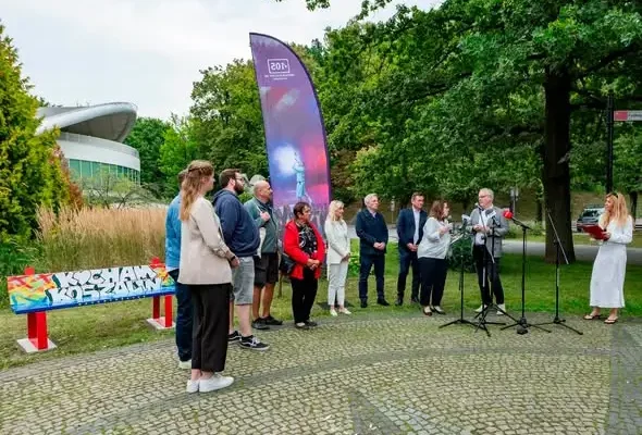 Ławeczka Europejska stanęła w koszalińskim parku
