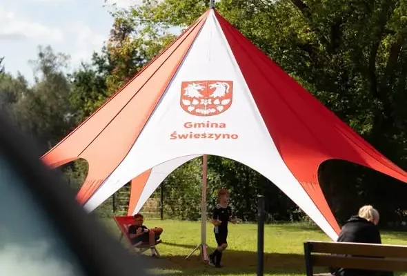 Piłkarskie emocje i lekcja historii: turniej dla najmłodszych w Świeszynie