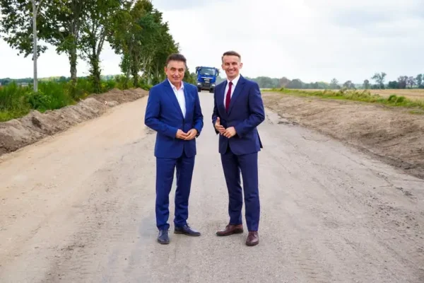 Przebudowa drogi Cetuń – Garbno na finiszu. Powiat Koszaliński i Gmina Polanów kończą inwestycję