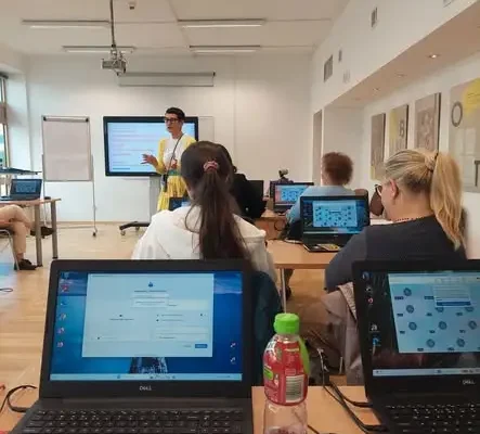 Bibliotekarze z Powiatu Koszalińskiego szkolą się w Bibliotece Narodowej
