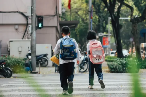Rusza ogólnopolski konkurs „Odblaskowa Szkoła 2026” – policja zaprasza podstawówki