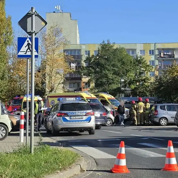 Koszalin: wypadek na skrzyżowaniu Kwiatkowskiego – Na Skarpie, droga zablokowana