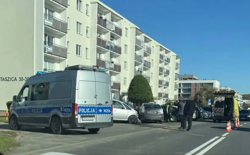 Koszalin: Kolizja na ul. Staszica – utrudnienia w ruchu