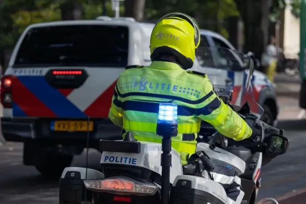 Koszalińscy policjanci uczą dzieci, jak dbać o bezpieczeństwo na drodze